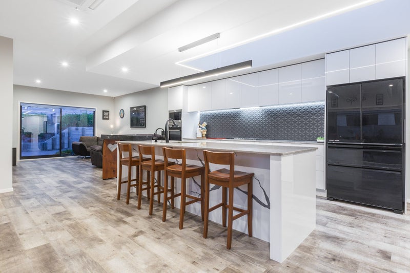 55 Queen Charlotte Drive, Aotea, Porirua - Carousel 2