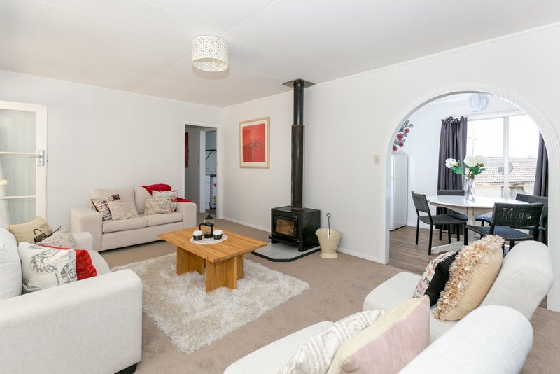 209 Cambridge Road, Hillcrest, Hamilton - Carousel 1