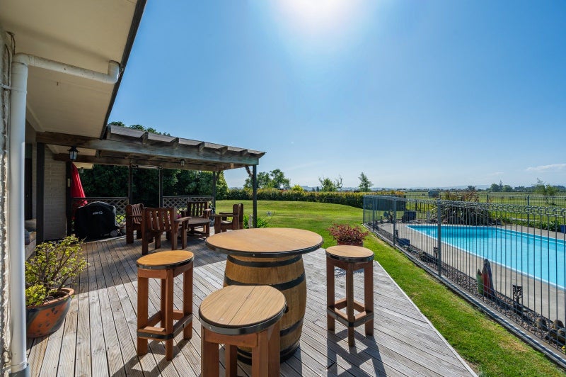 13 The Loop, Meeanee, Napier - Carousel 2
