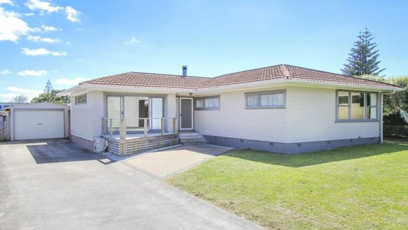 65 Te Kanawa Crescent, Henderson, Auckland - Carousel 1