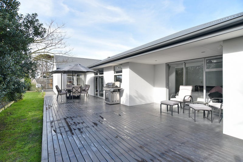 1 Rue de la Mare, Parklands, Christchurch - Carousel 1