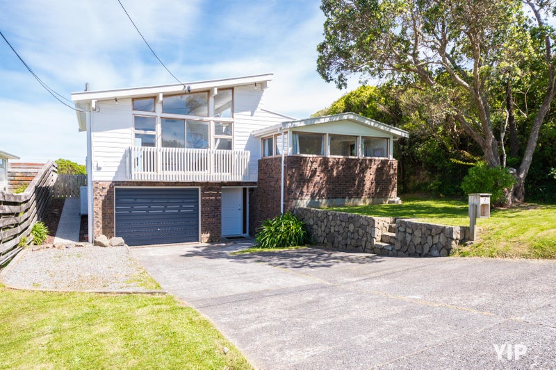 7 Ruskin Road, Newlands, Wellington - Carousel 1