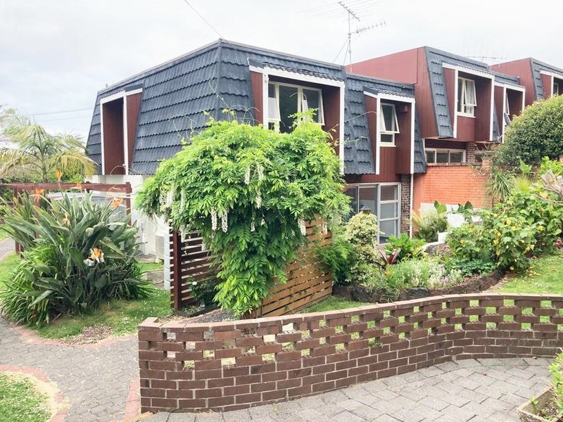 4/32 Lochiel Road, Remuera, Auckland - Carousel 1