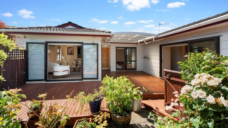 83 St Annes Crescent, Wattle Downs, Auckland - Carousel 1