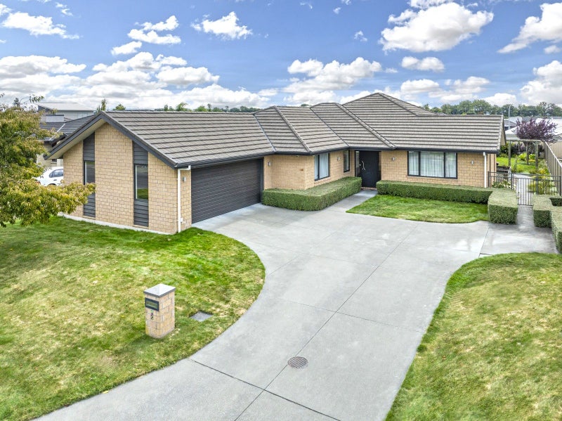 7 Lardon Place, Frimley, Hastings - Carousel 1