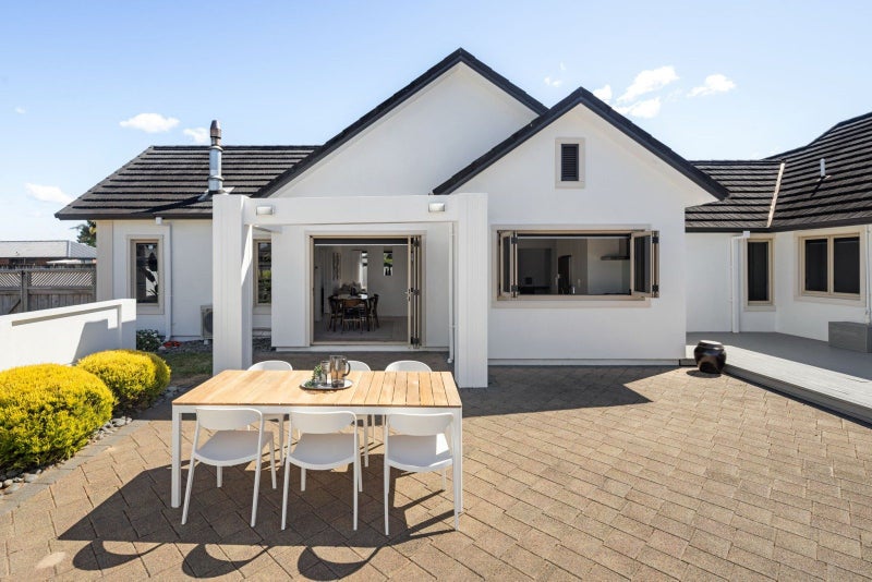 2 Coleraine Drive, Rototuna, Hamilton - Carousel 1