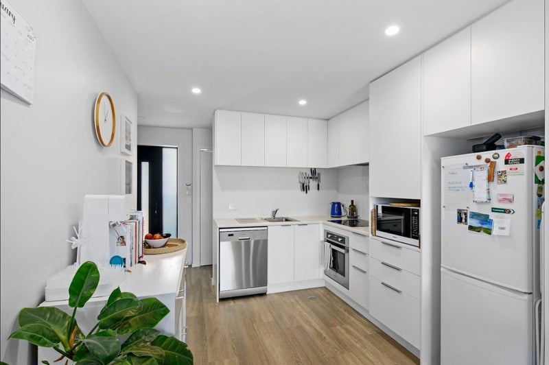 12 Harena Way, Moera, Lower Hutt - Carousel 2