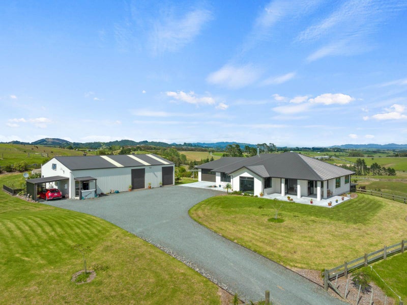 24 Horseshoe Lane, Kamo - Carousel 1