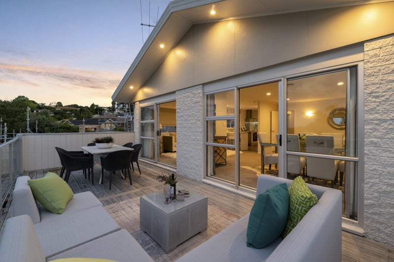 9 Serrata Place, Browns Bay, Auckland - Carousel 1