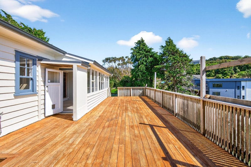 7 Stratton Street, Normandale, Lower Hutt - Carousel 2