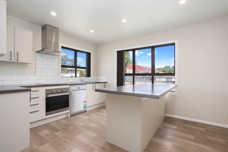 26 Kuaka Place, New Lynn, Auckland - Carousel 1