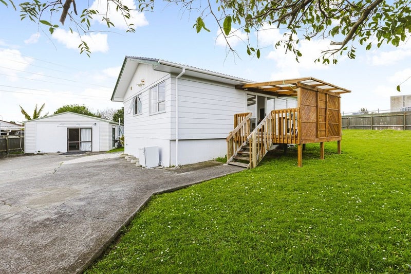 61 Israel Avenue, Clover Park, Auckland - Carousel 1