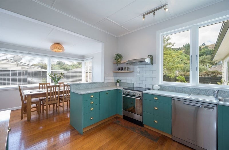 53 Brook Street, The Brook, Nelson - Carousel 2