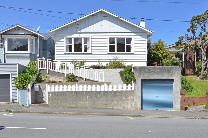 127 Moxham Avenue, Hataitai, Wellington - Carousel 1
