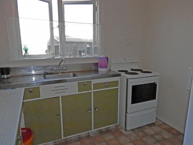 92 CHELWOOD ST, Takaro, Palmerston North  - Carousel 2