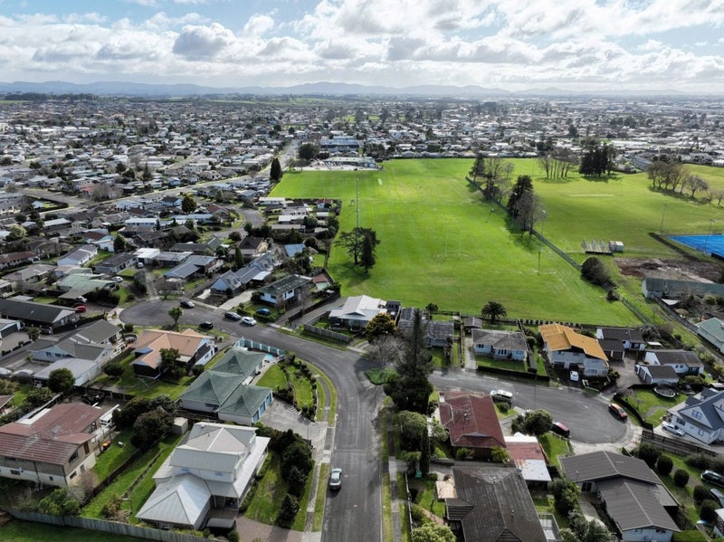 9 Leyton Place, Nawton, Hamilton - Carousel 22