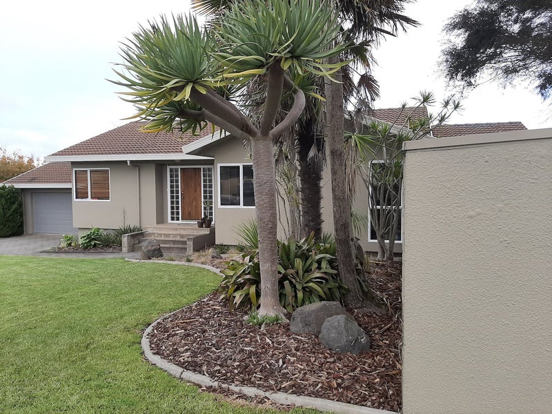 114 Mirrabooka Avenue, Botany Downs, Auckland - Carousel 1