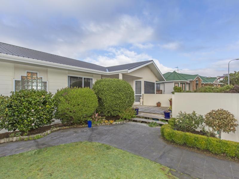 55 Redvers Drive, Belmont, Lower Hutt - Carousel 2