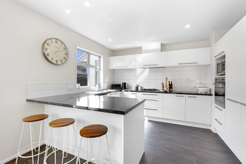 44 Crombie Green, Northwood, Christchurch - Carousel 2