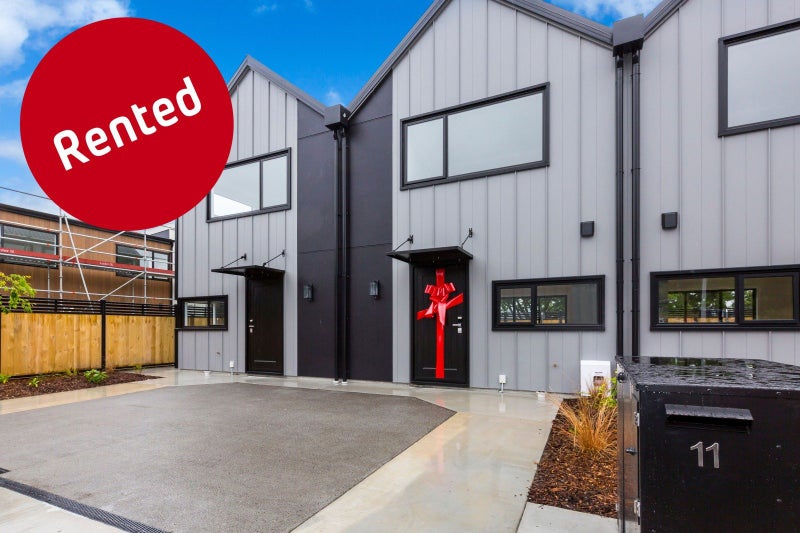 11 Raeble Walkington Lane, Wallaceville, Upper Hutt - Carousel 1