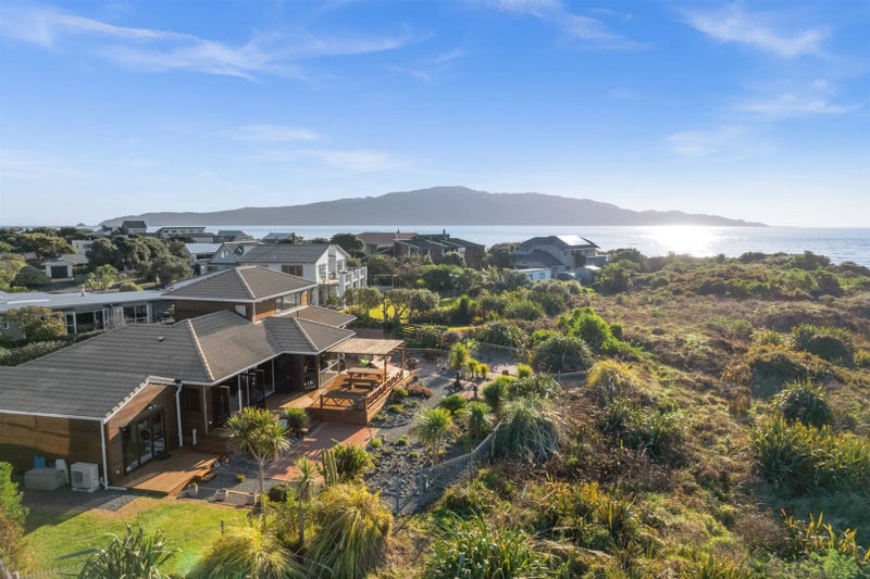 263 Manly Street, Paraparaumu Beach, Paraparaumu - Carousel 2