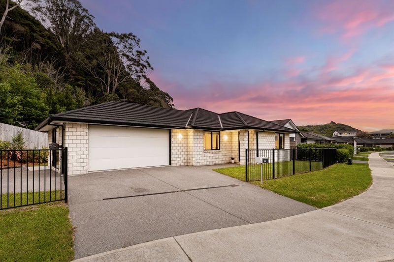 46 Martingale Drive, Whitby, Porirua - Carousel 1