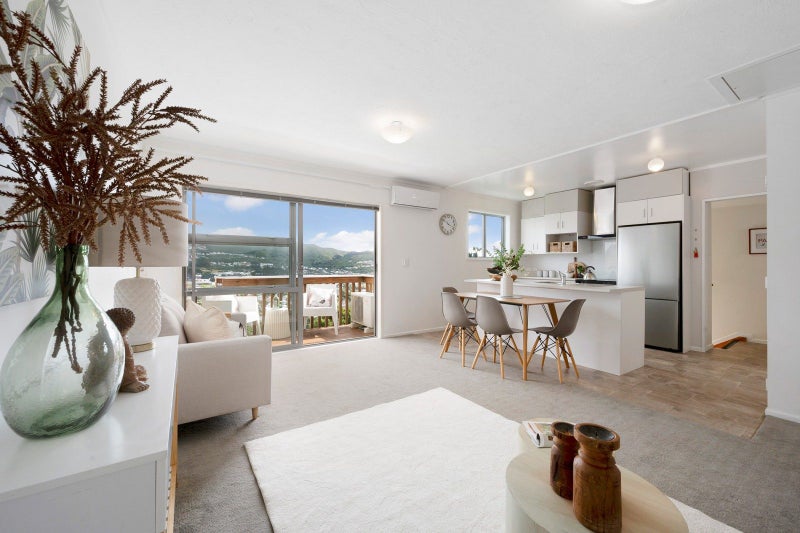 10B Ceres Crescent, Johnsonville, Wellington - Carousel 2