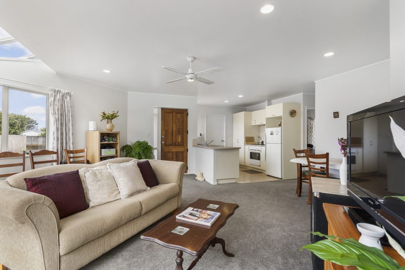 7 Martin Jugum Lane, Ranui, Auckland - Carousel 2