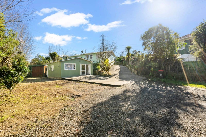 18 Amsterdam Place, Avondale, Auckland - Carousel 1