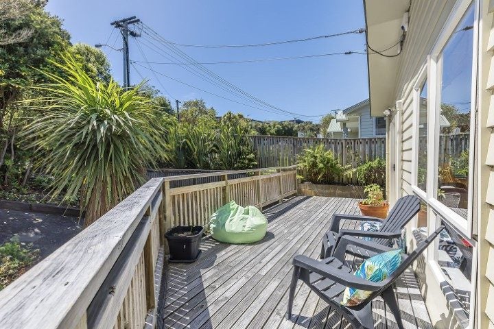 2 Corlett Road, Plimmerton, Porirua - Carousel 2