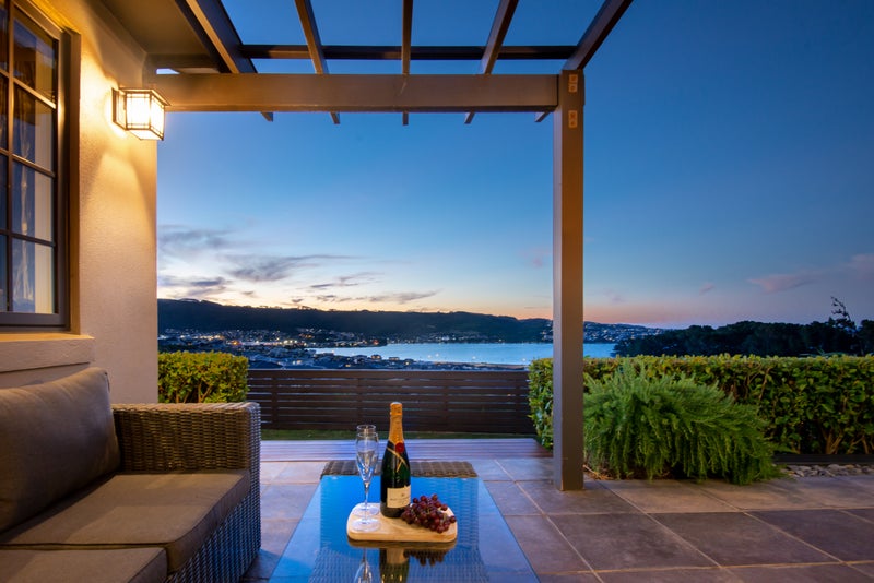 18 Wangapeka Way, Aotea, Porirua - Carousel 1