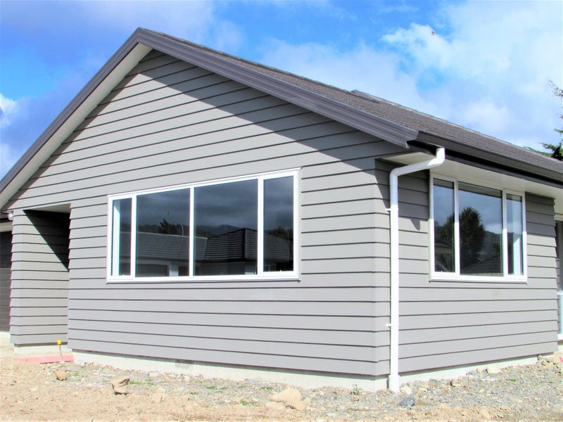 17 Poulson Grove, Trentham, Upper Hutt - Carousel 1