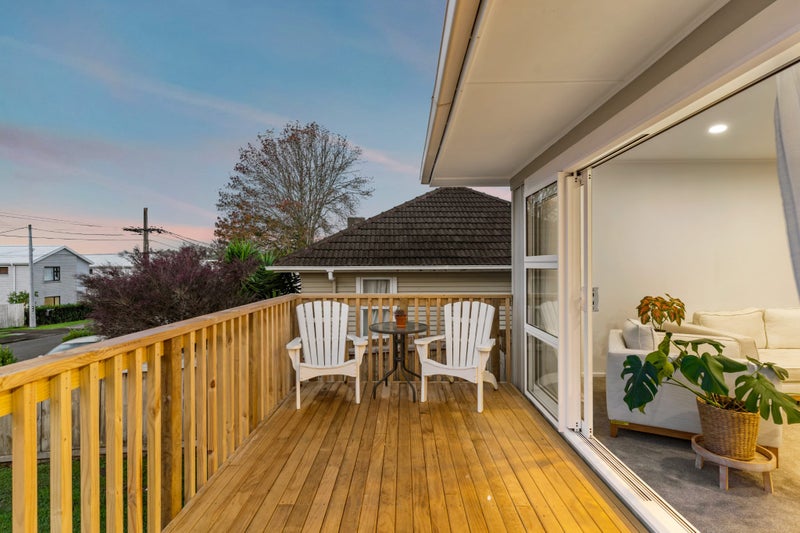 40 Hayman Place, Beach Haven, Auckland - Carousel 2