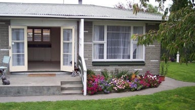 92 Springs Road, Hornby, Christchurch - Carousel 1