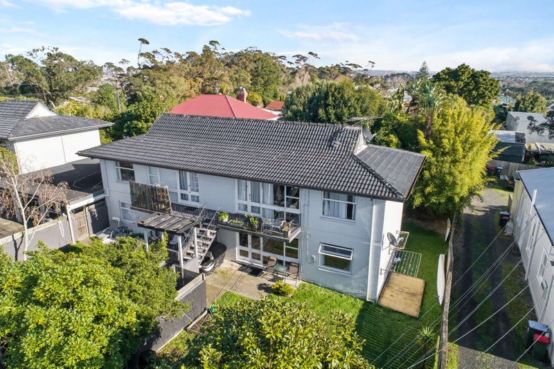 3/2 Mountain View Road, Western Springs, Auckland - Carousel 2