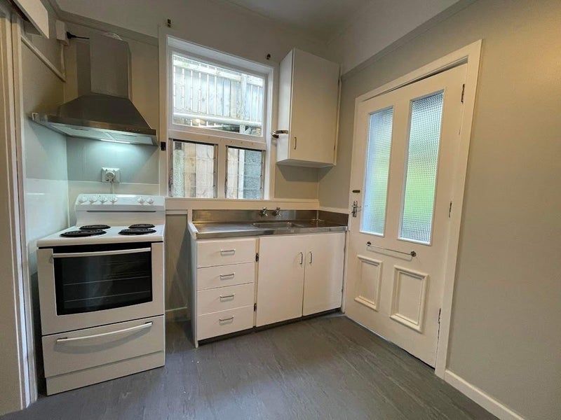 167 Tasman Street, Mount Cook, Wellington - Carousel 2