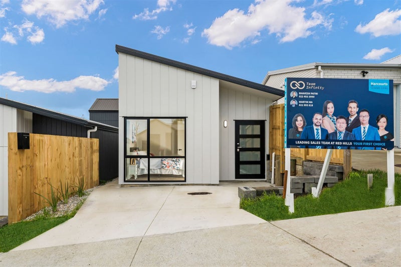 15 Morus Road, Massey, Auckland - Carousel 1