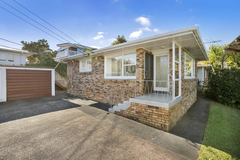 1/18 Mersey Place, New Windsor, Auckland - Carousel 1