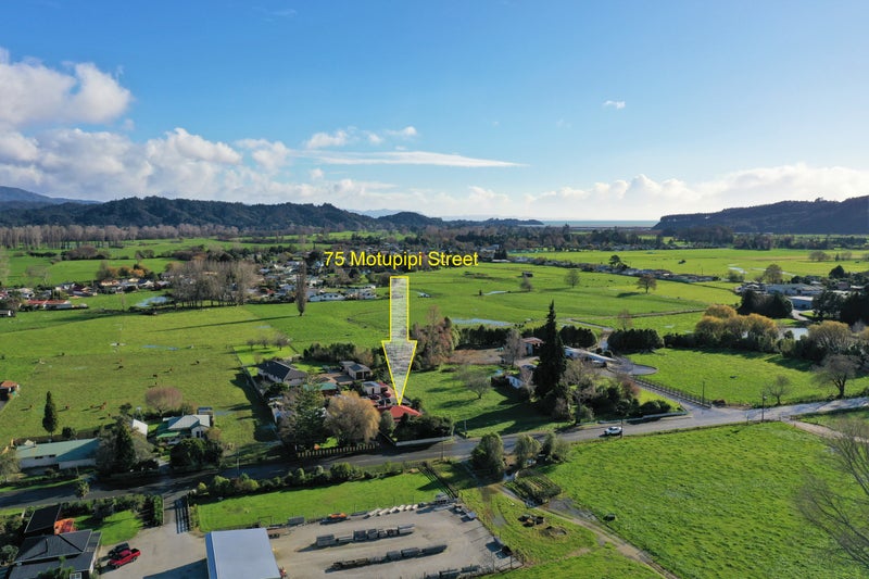 75 Motupipi Street, Takaka - Carousel 1