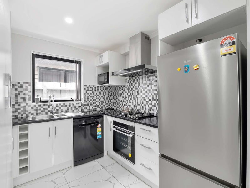 16 Bliss Court, Takanini, Auckland - Carousel 2