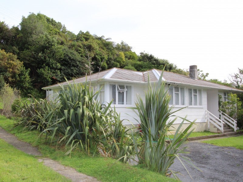 34 Hampshire Street, Cannons Creek, Porirua - Carousel 1