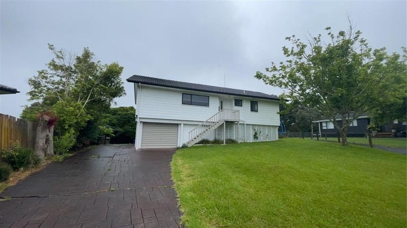 12 Lorena Place, West Harbour, Auckland - Carousel 1