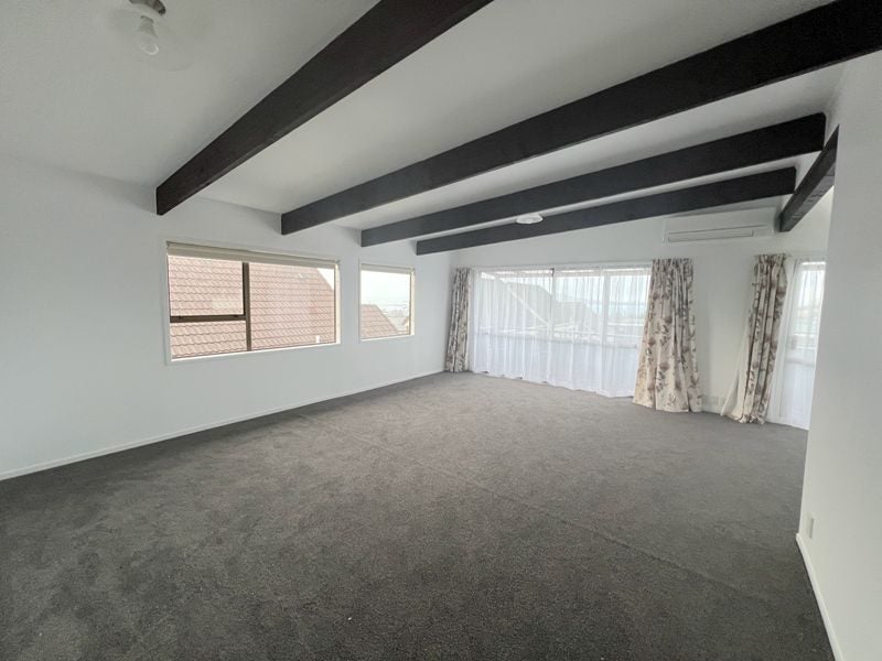 1/55 Aberdeen Road, Castor Bay, Auckland - Carousel 2