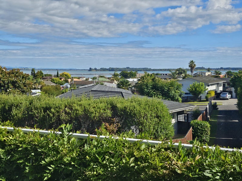 36 Eaton Crescent, Matua, Tauranga - Carousel 1