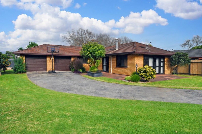 5 Kamulla Court, Conifer Grove, Takanini - Carousel 1