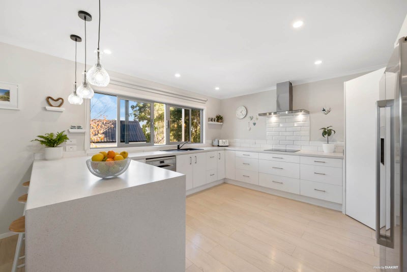 6 Te Puru Drive, Maraetai, Auckland - Carousel 1