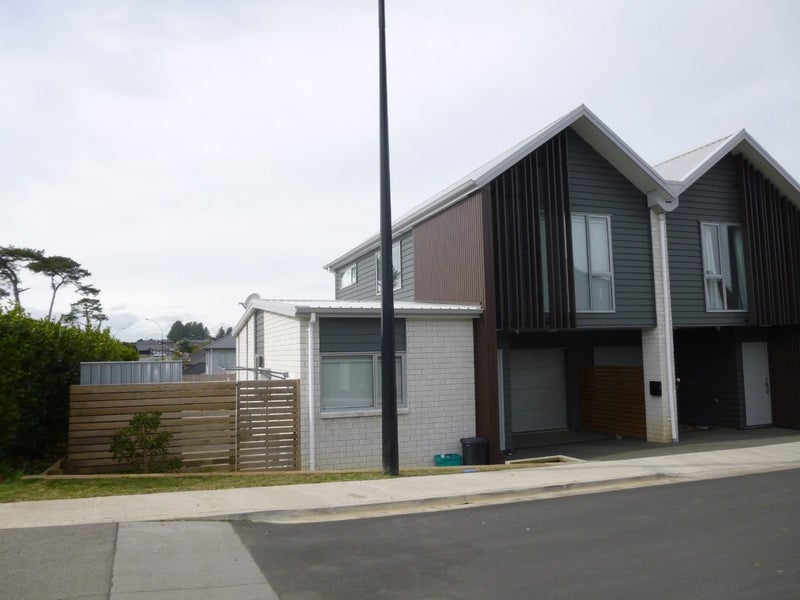 1 Springside Court, Huntington, Hamilton - Carousel 11