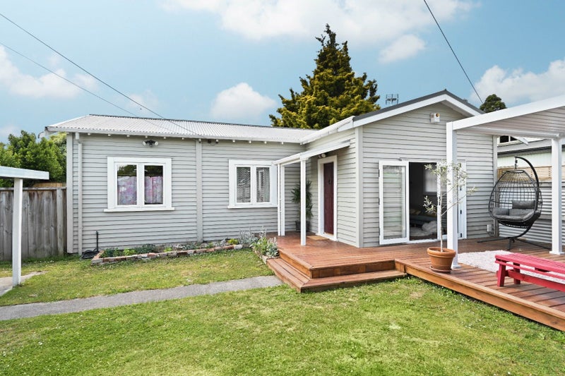 35 Oxford Street, Fairfield, Hamilton - Carousel 2