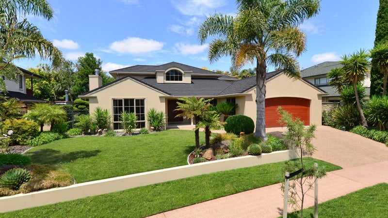 18 Raungawari Drive, Huntington, Hamilton - Carousel 1