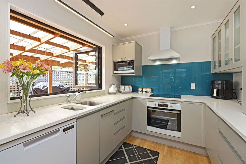 1002 Southland Road, Raureka, Hastings - Carousel 2